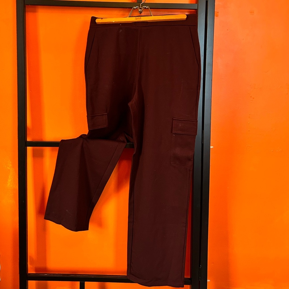 💚💚5/$25💚💚 🍷 OGL Active Cargo Pants – Burgundy / Wine